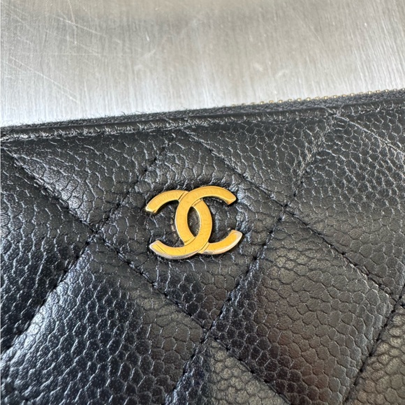 Chanel Classic Caviar Zippy Wallet in Black GHW - Picture 3 of 9